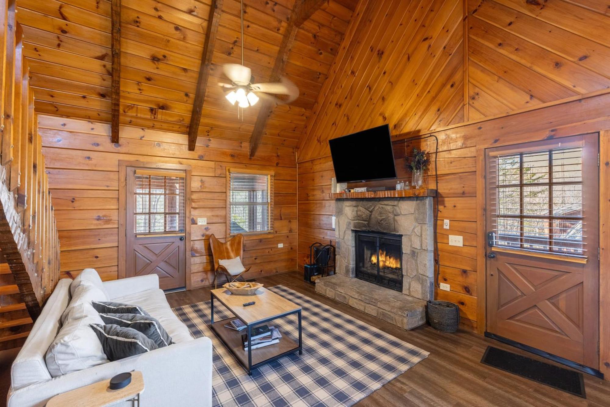 Dudley II By Avantstay Comfortable Cabin W Hot Tub Views Pigeon Forge Kültér fotó