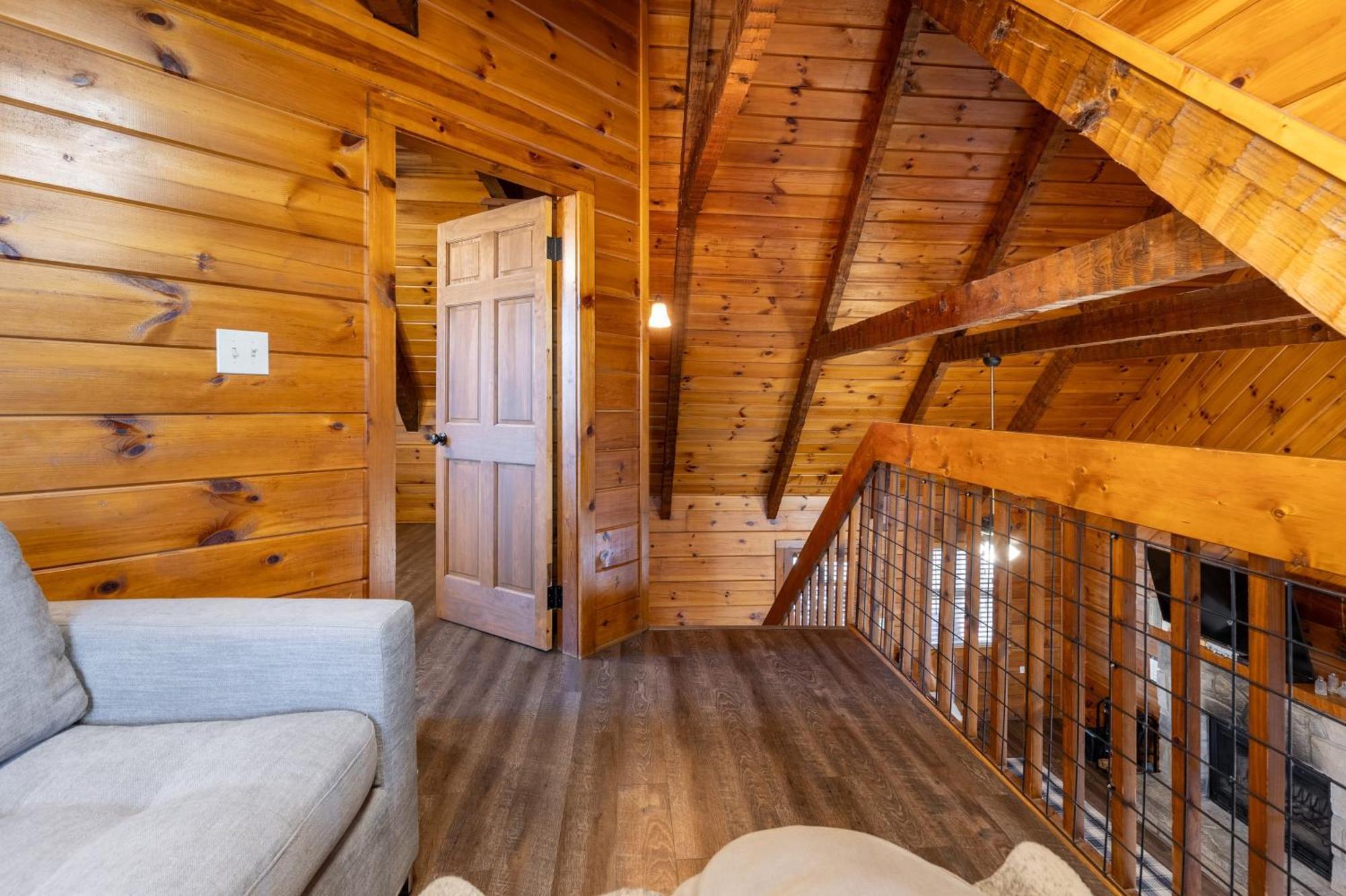 Dudley II By Avantstay Comfortable Cabin W Hot Tub Views Pigeon Forge Kültér fotó