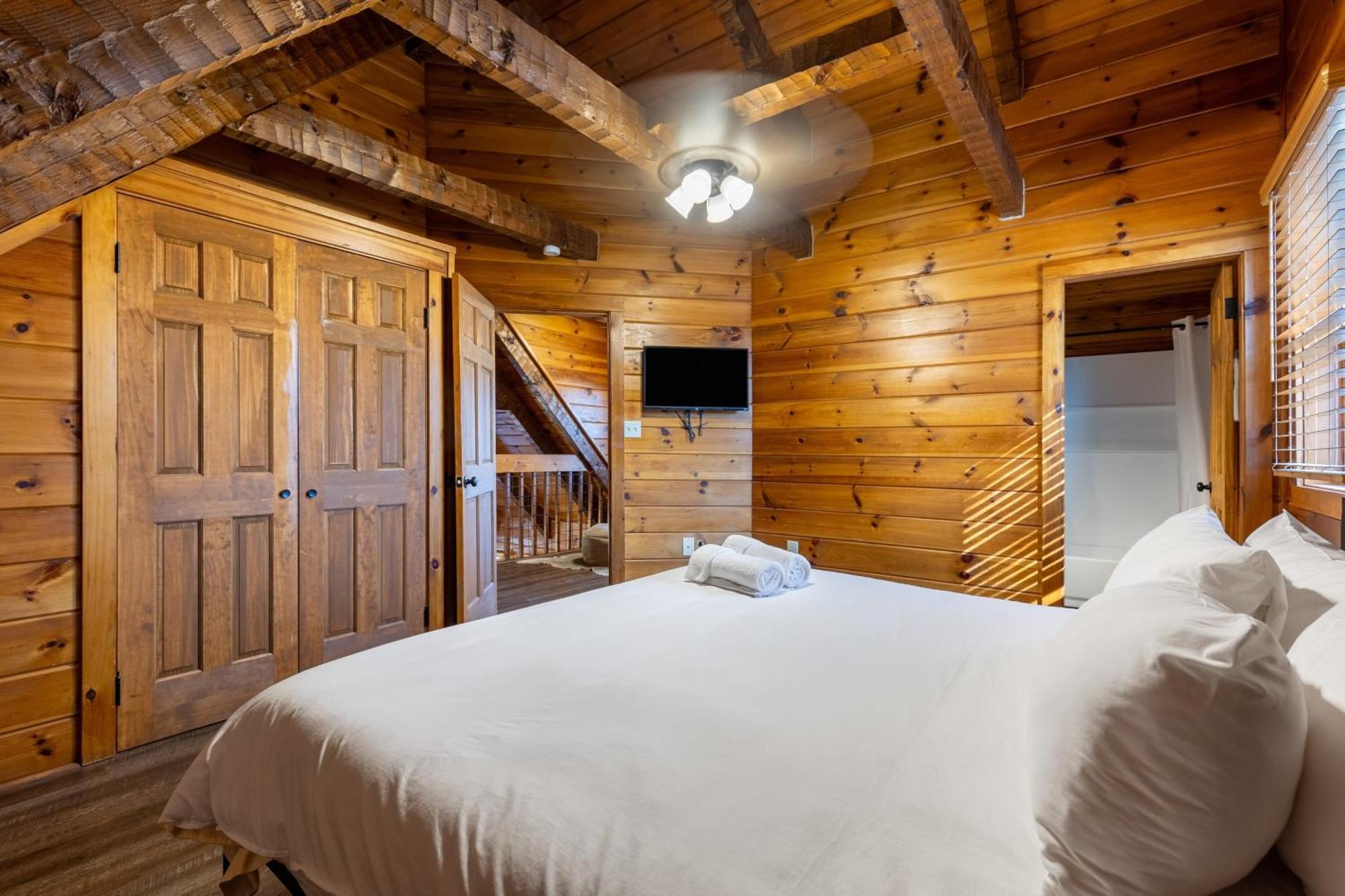 Dudley II By Avantstay Comfortable Cabin W Hot Tub Views Pigeon Forge Kültér fotó